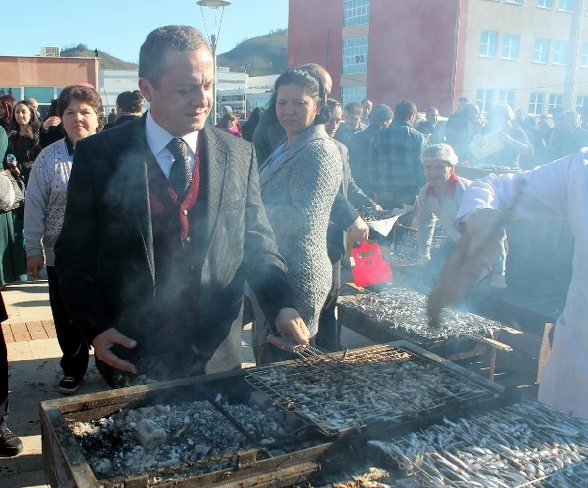 Odü\'de Hamsi Şenliği