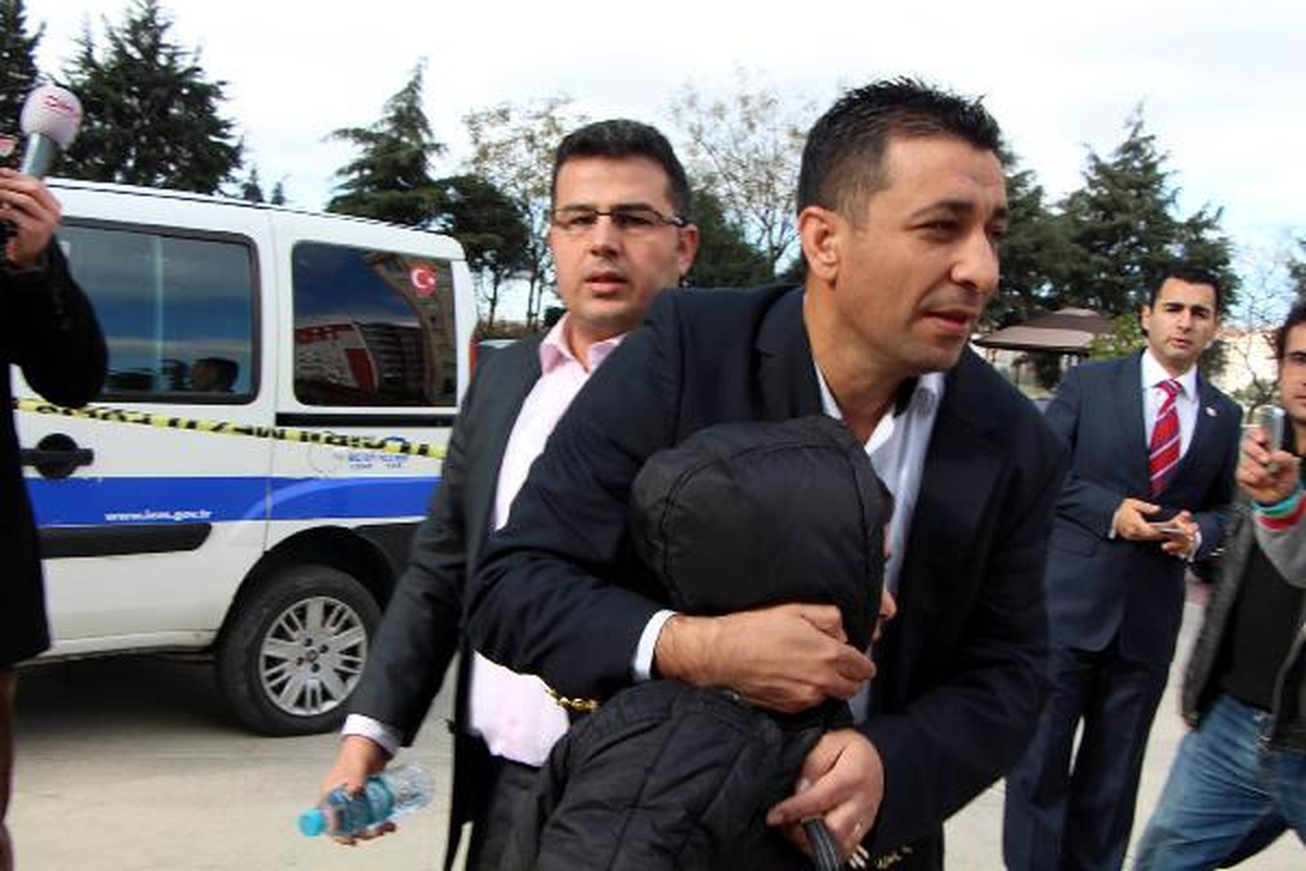 Öğretmen Dersi Bırakıp Öğrencisine Yardıma Koştu