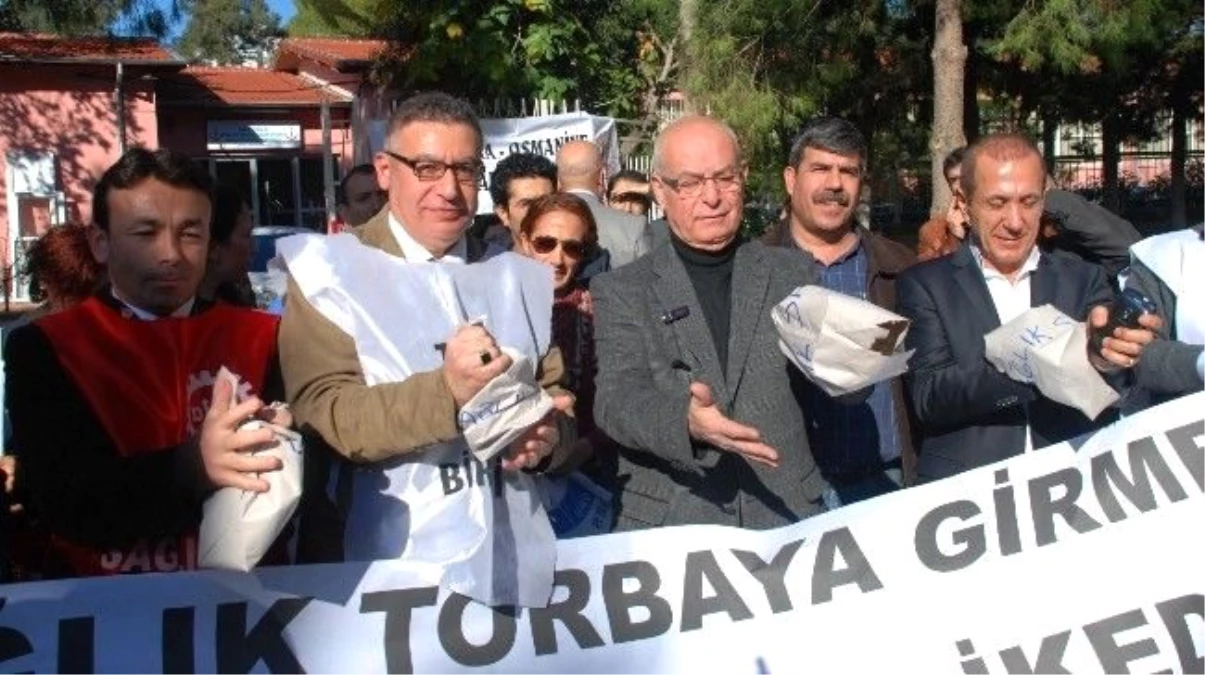 Adana\'da Sağlık Çalışanları Torba Patlattı