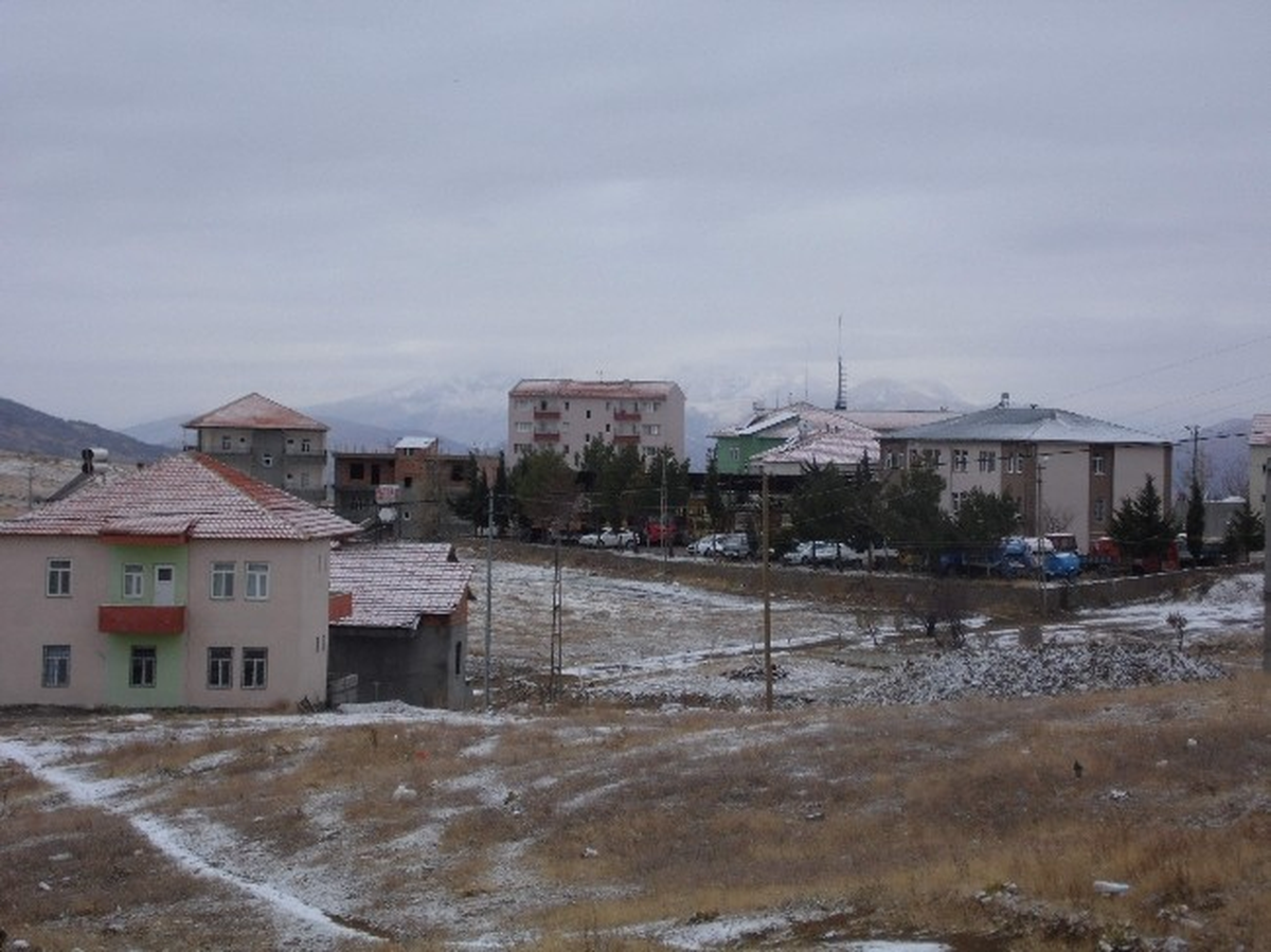 Sincik\'e Yılın İlk Karı Düştü