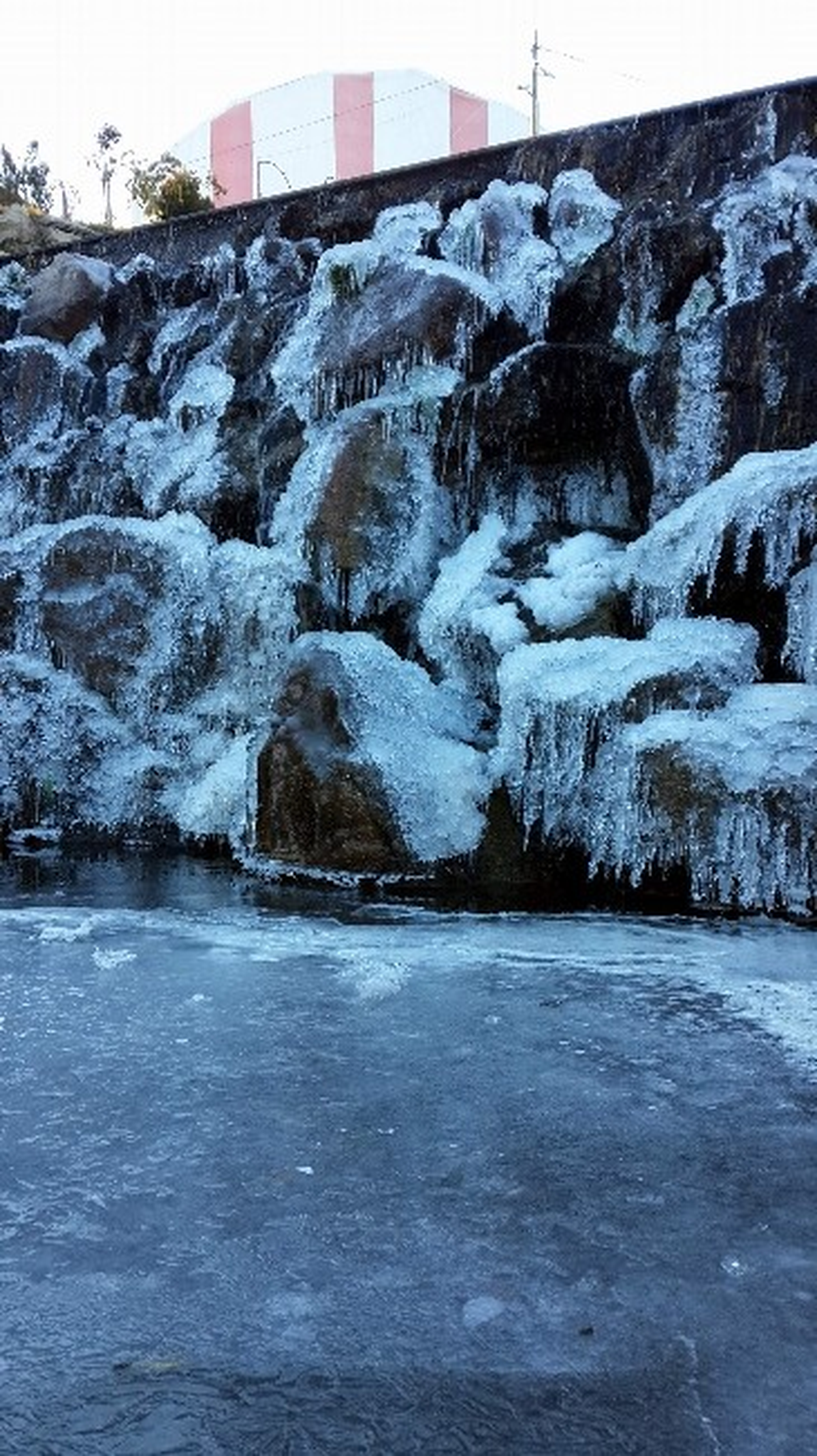 Sivas'ta Şelaleler Buz Tuttu