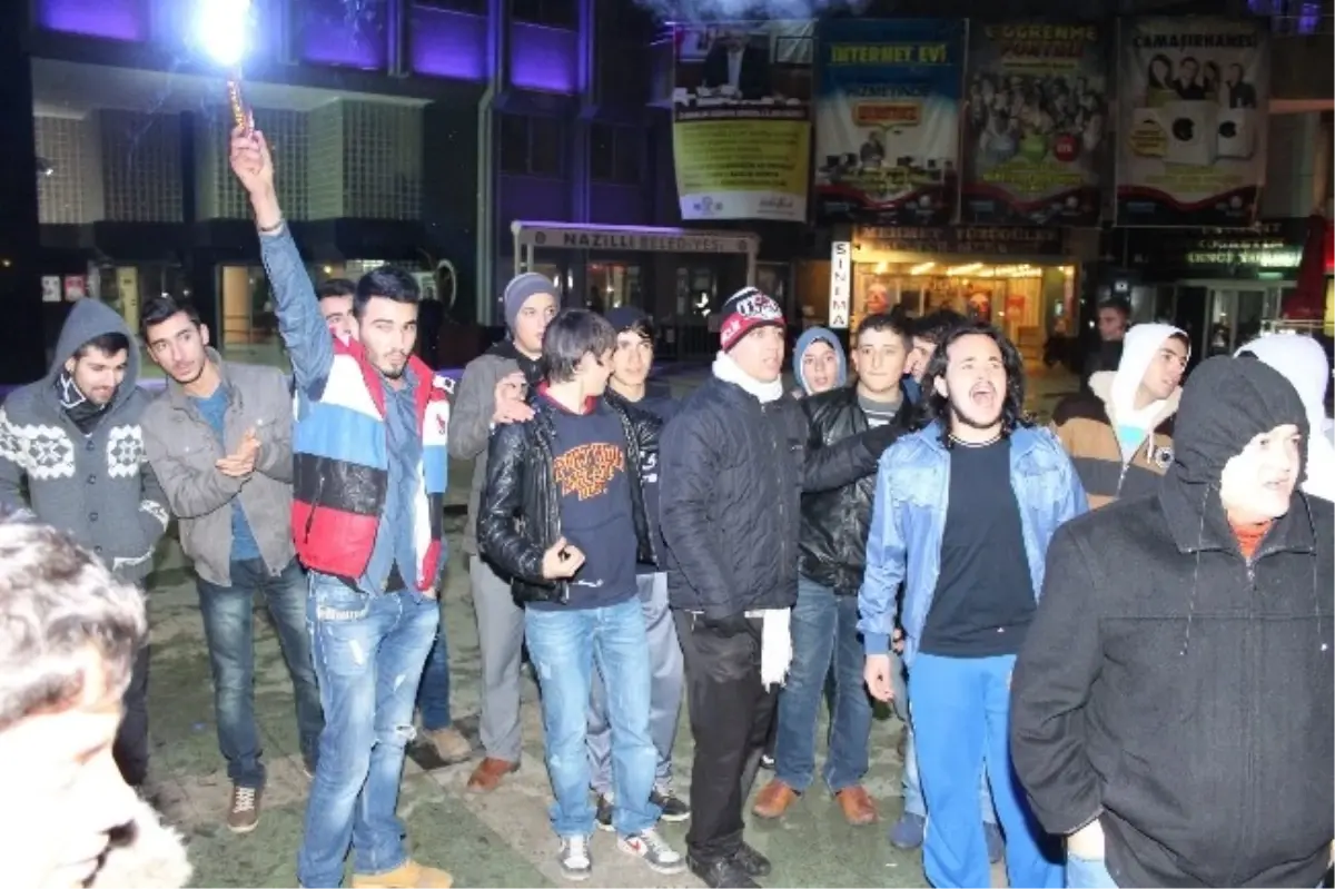 Taraftar Çıldırdı \'Şampiyonluk\' İstiyor