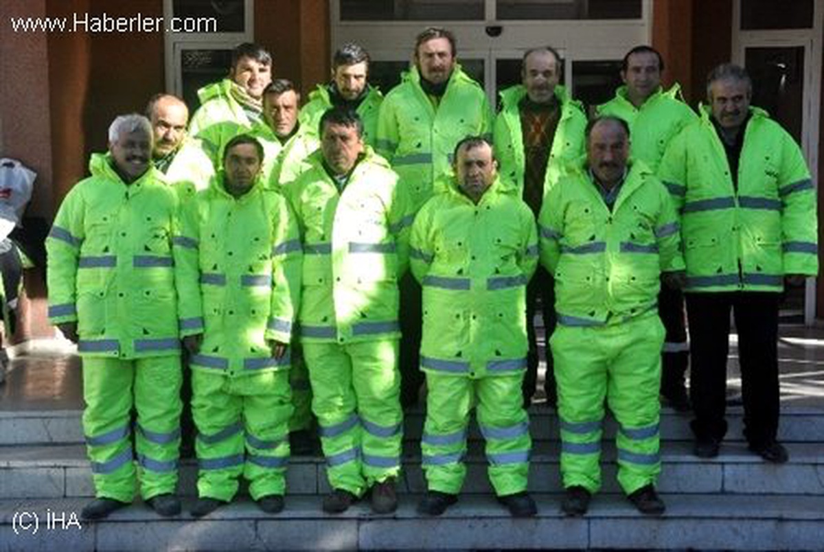Temizlik İşçilerinin Kıyafetleri Yenilendi