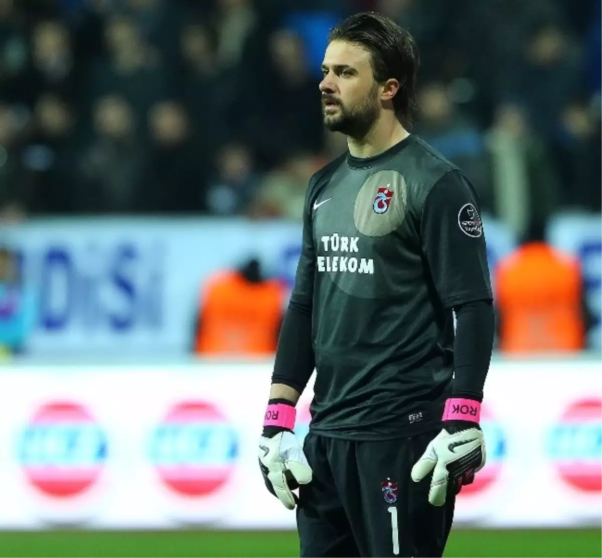 Trabzonspor\'da, Kaleci Onur Kıvrak\'ın Sözleşmesi Uzatıldı