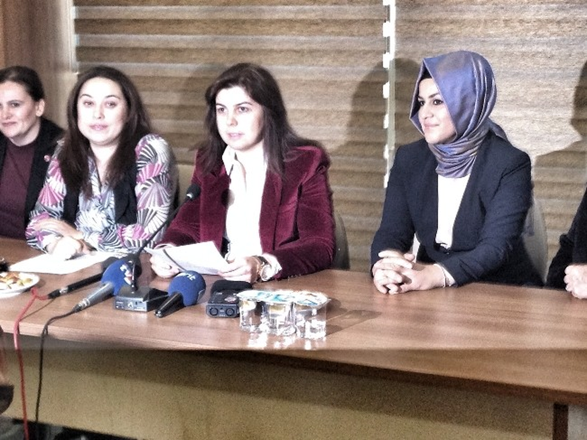 Türk Kadını Seçme Seçilme Hakkının Yıl Dönümünde Bir Aradalar