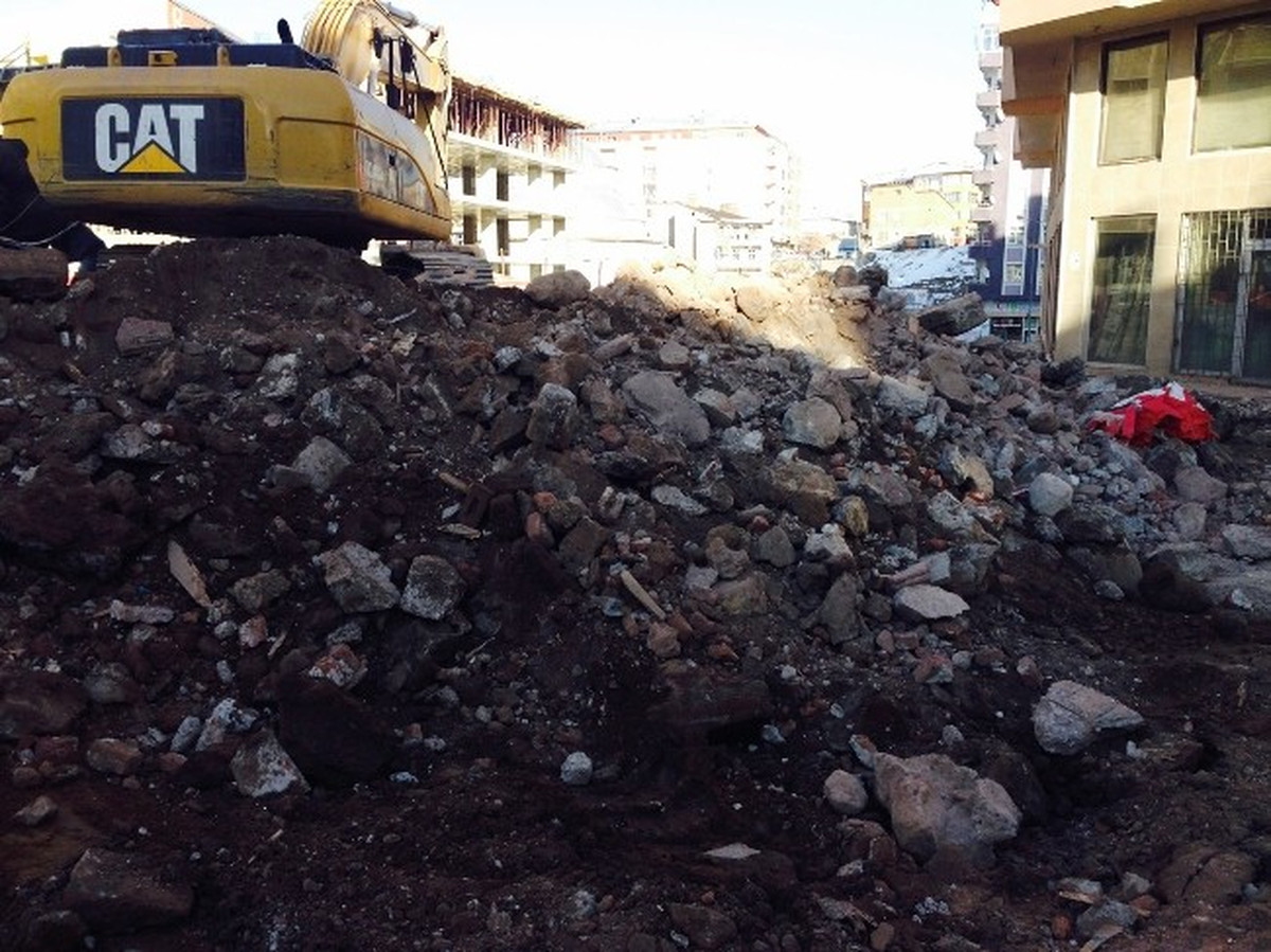 Yakutiye Belediyesi Metruk Binaları Birer Birer Yıkıyor
