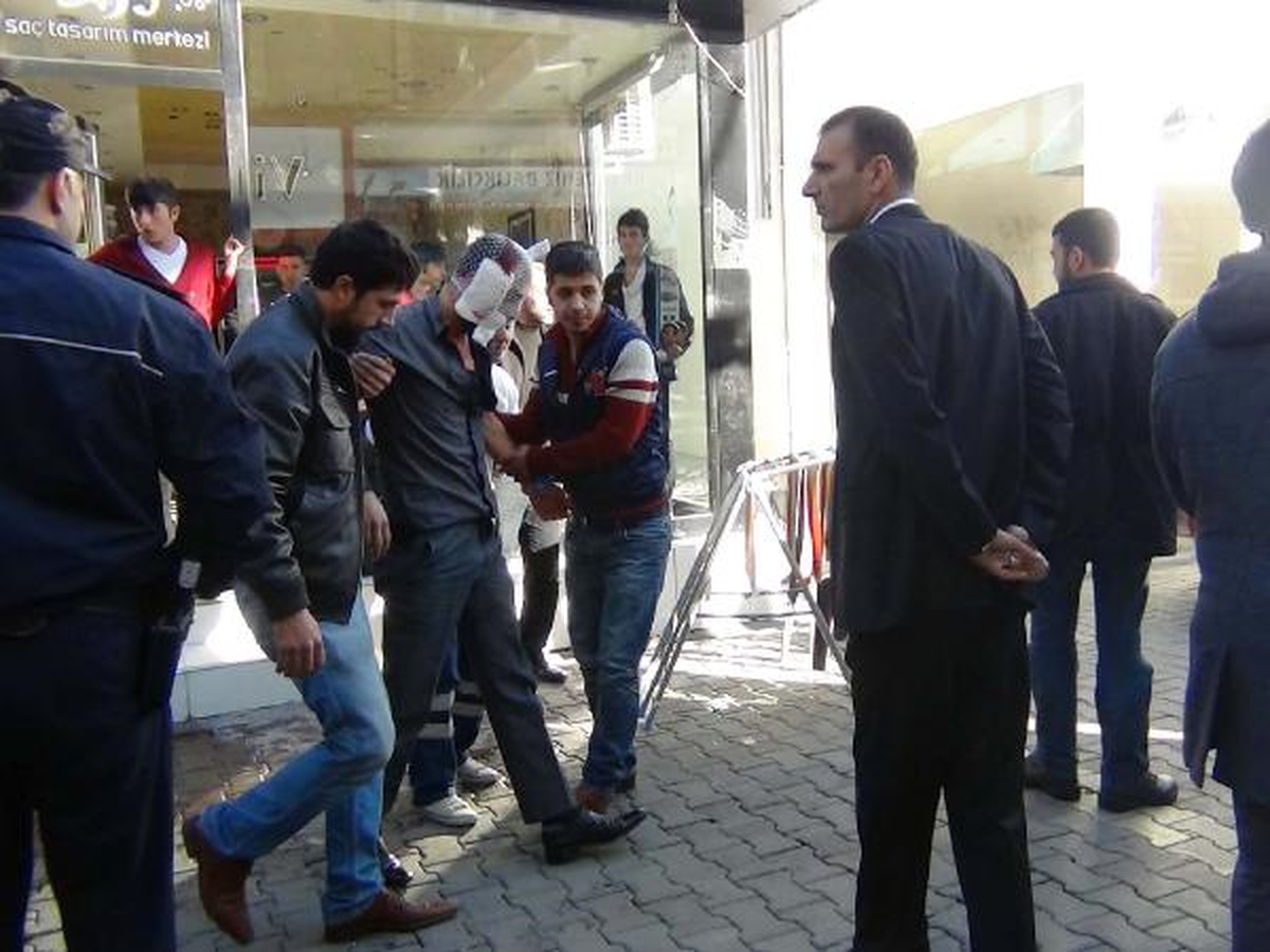 Adıyaman\'da Kavga: 2 Yaralı