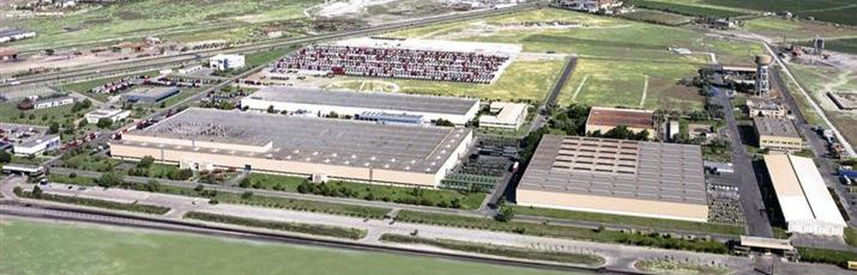 ASÜ\'den Mercedes - Benz Aksaray Kamyon Fabrikası\'na Gezi