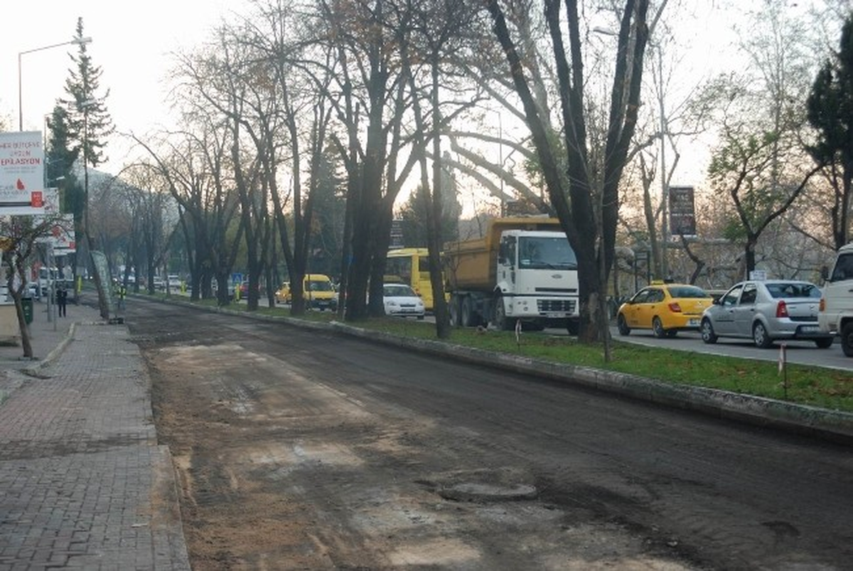 Çekirge Caddesi\'ne Makyaj