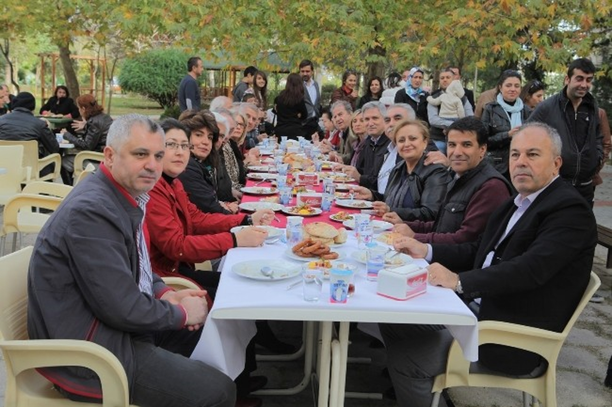 ÇÜ Fen Edebiyat Fakültesi\'nde Dostluk Pikniği