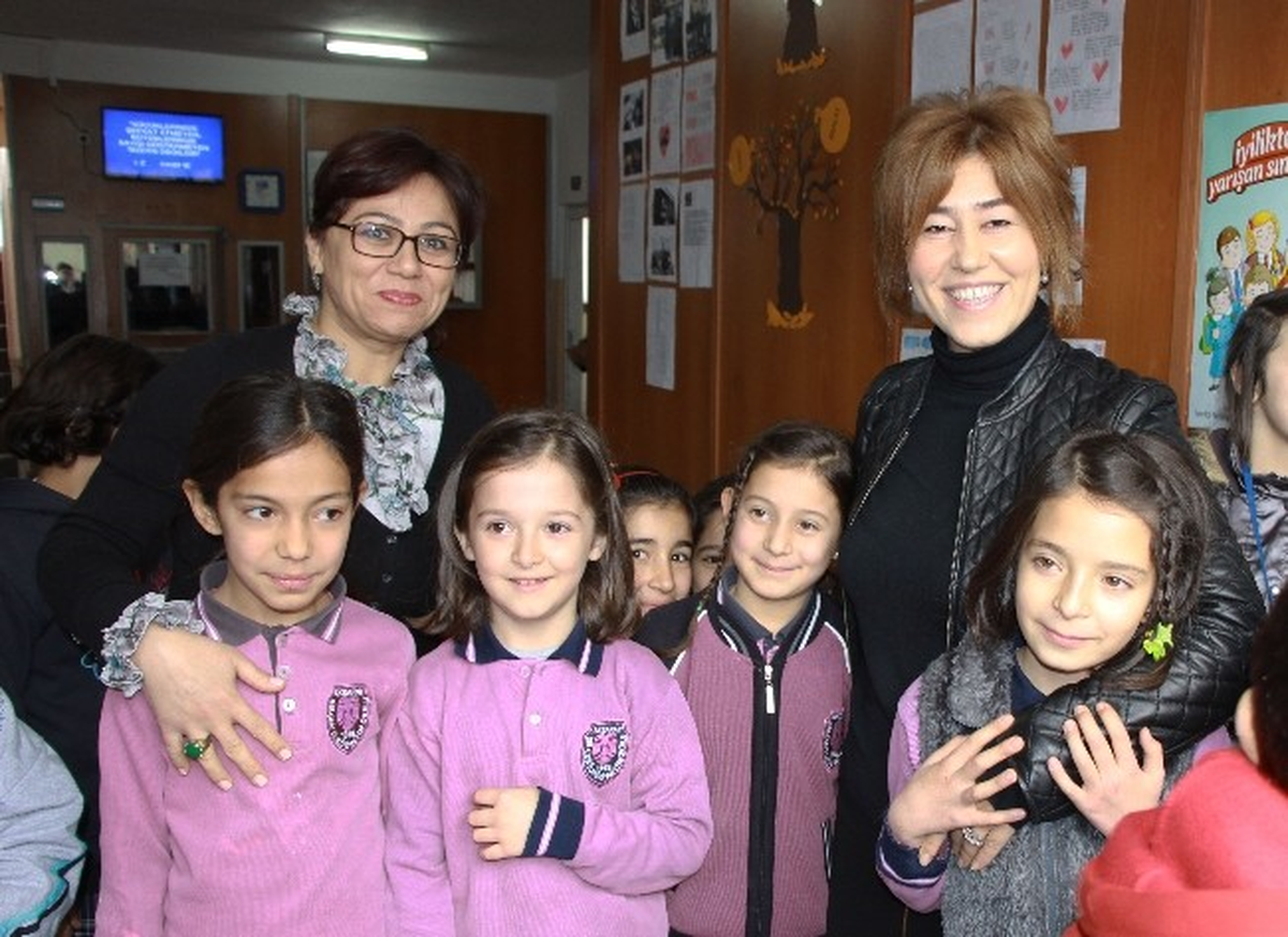 Deneri, Okullarda İncelemede Bulundu