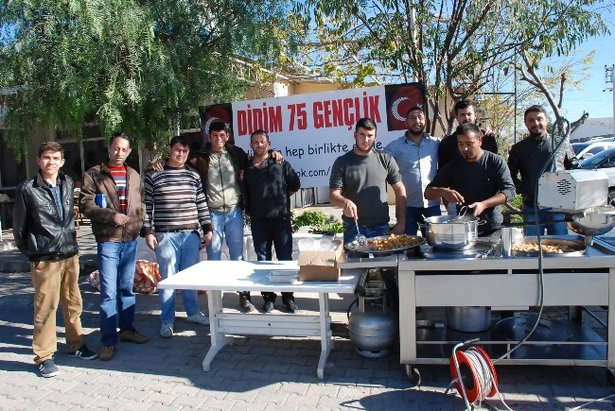 Didim 75 Gençlik Oluşumu Lokma Hayrı Yaptı