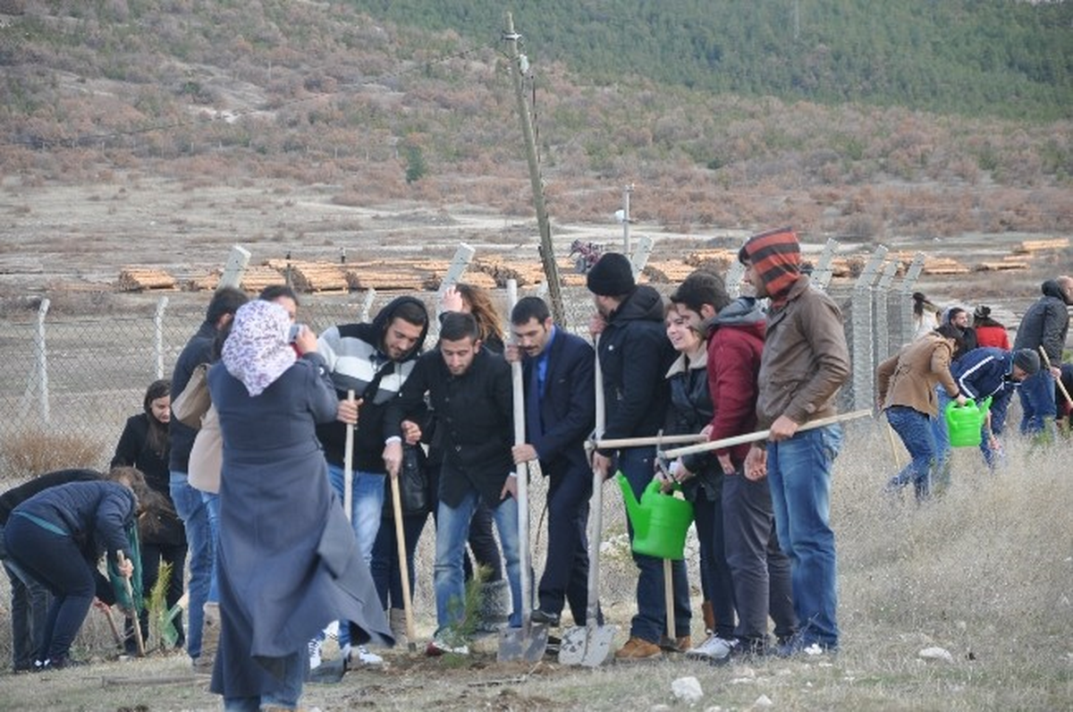 Emet Meslek Yüksekokulu\'na Fidan