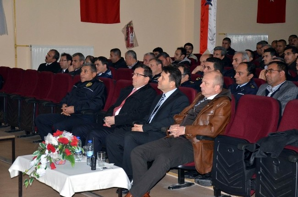 Erzincan Emniyetinden Personeline Bilgilendirme Toplantısı