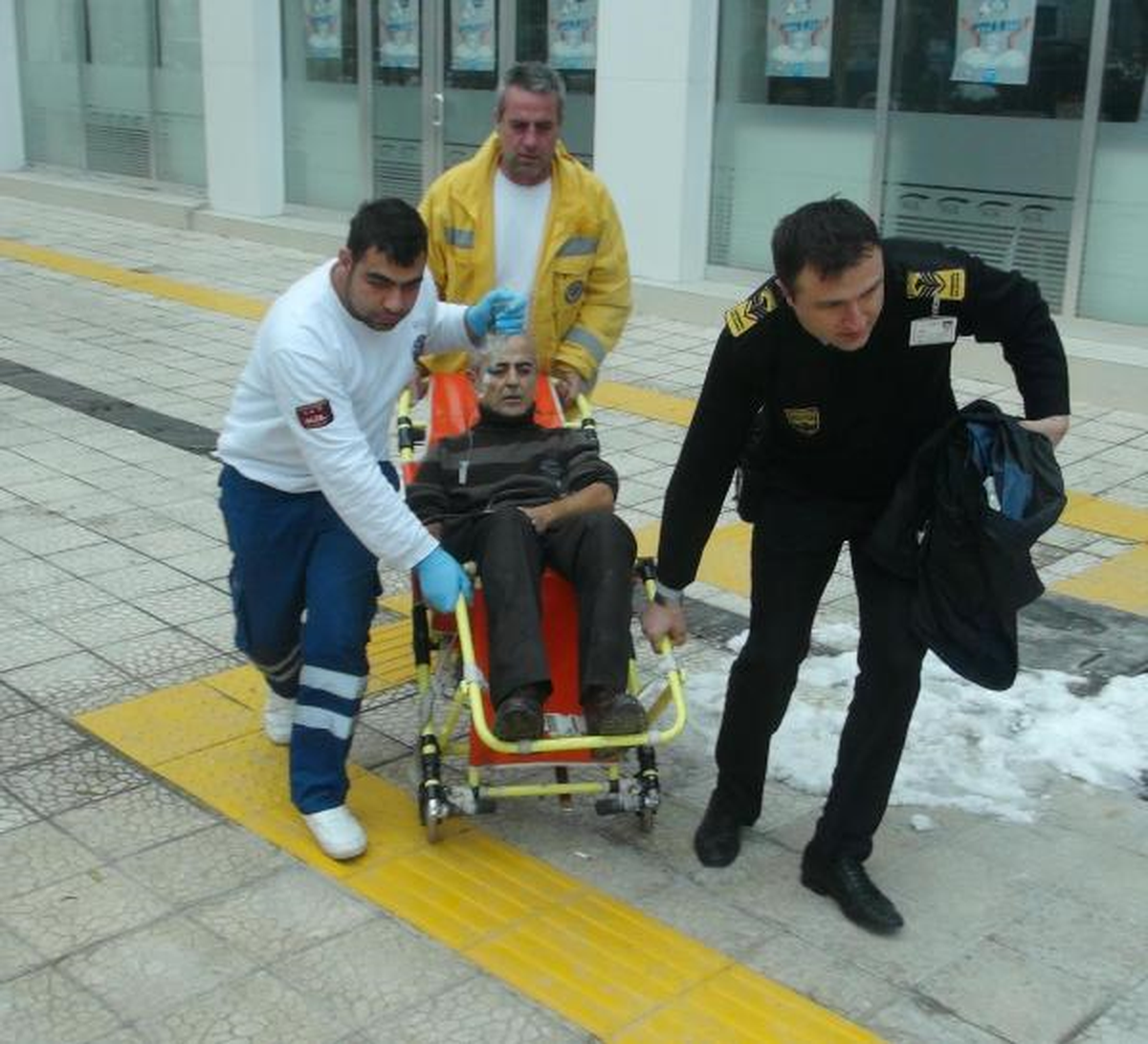 Eski Eşiyle Görüştüğünü İddia Ettiği Arkadaşını Bıçakladı