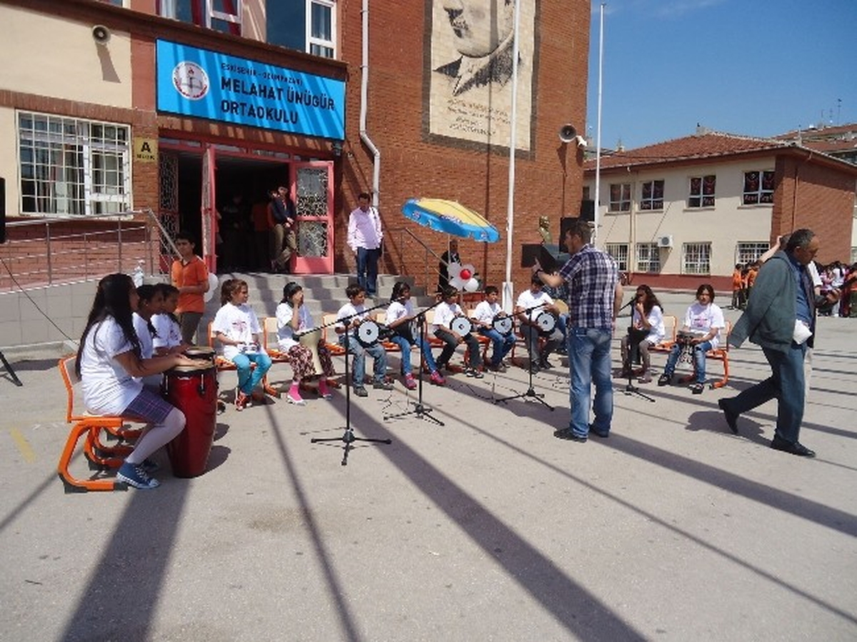 Eskişehir\'de \'Ritmik Sevgi Roman Ritim Grubu Konseri\'