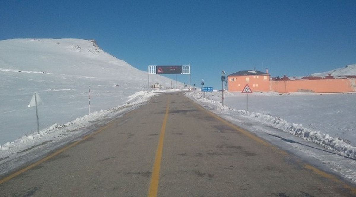 Giresun\'un Yüksek Kesimlerinde Kar Yağışı Hayatı Olumsuz Etkiledi