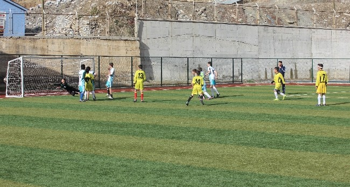 Hakkari\'de Okullar Arası Futbol Turnuvası