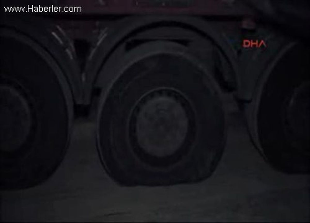 İran Plakalı Tır\'lar Yakılmak İstendi