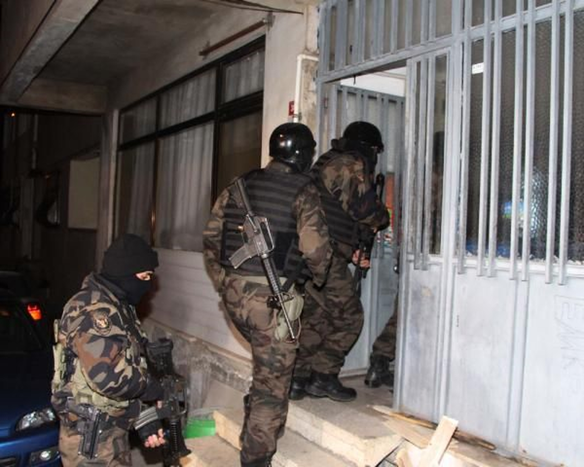İstanbul\'da Uyuşturucu Tacirlerine Şafak Operasyonu