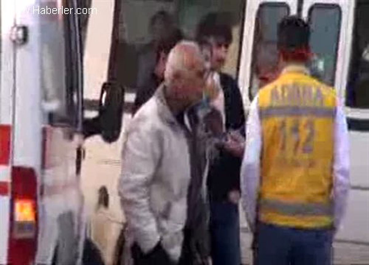 İtfaiye Dar Sokağa Giremedi, Ev Yandı