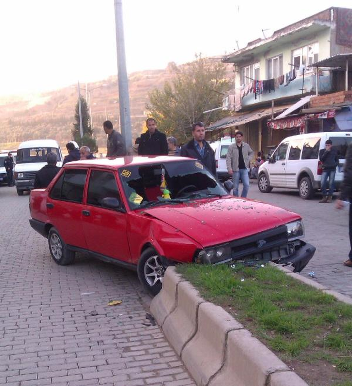 Kaçmaya Çalışan Şüpheli Kaza Yaptı
