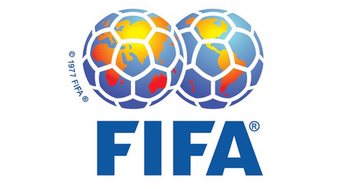 Kadın Futbolculara Övgü