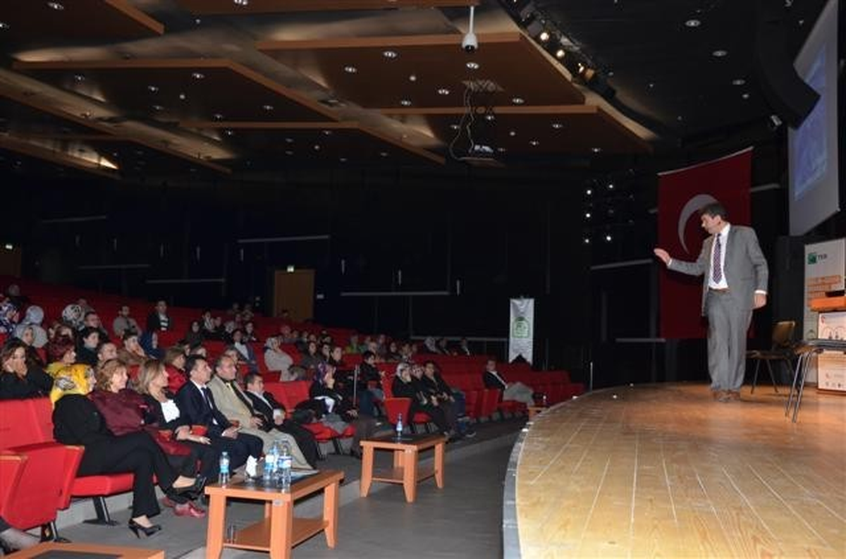 Kayseri\'de \'Aile Olmak\' Konferansı Düzenlendi