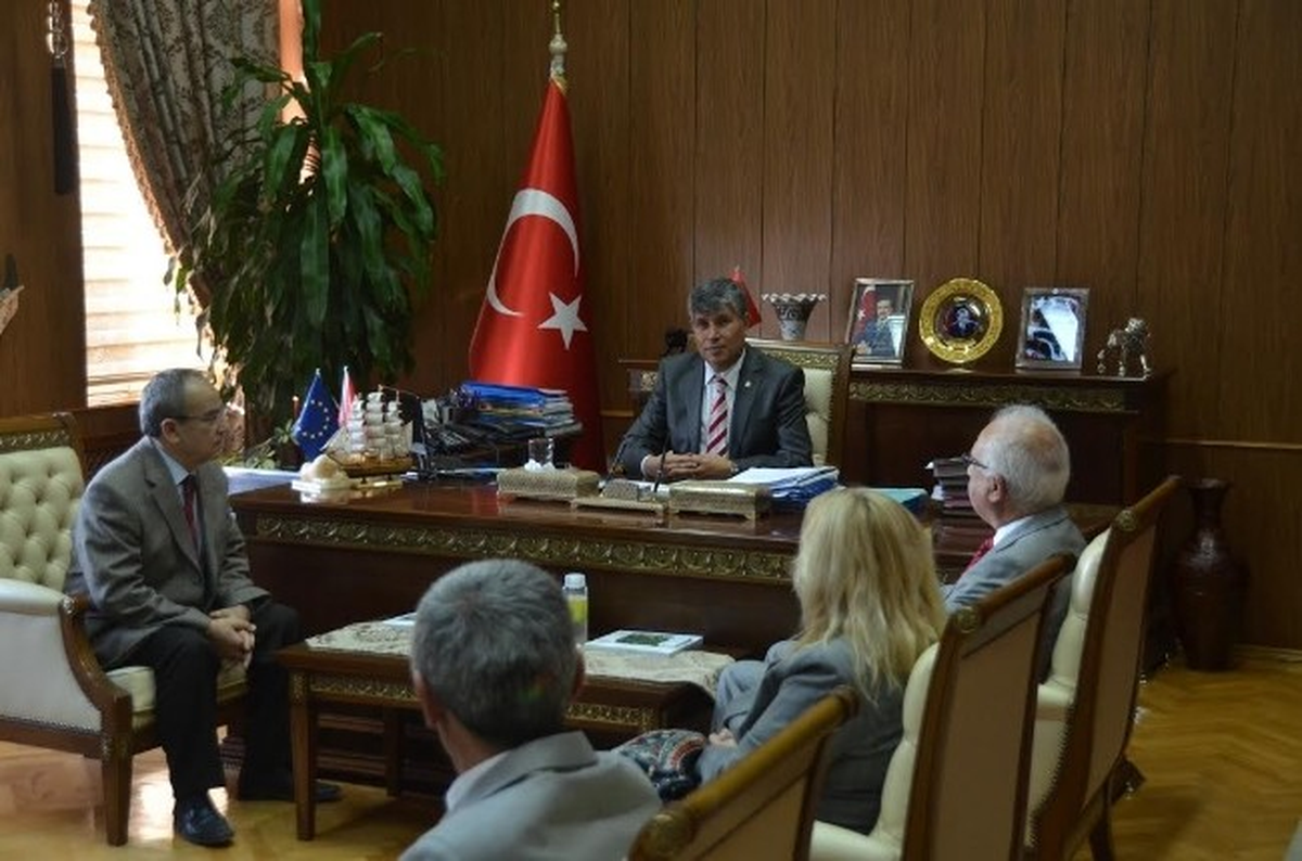 Kent Konseyi Yönetim Kurulu\'ndan Vali Akpınar\'a Ziyaret