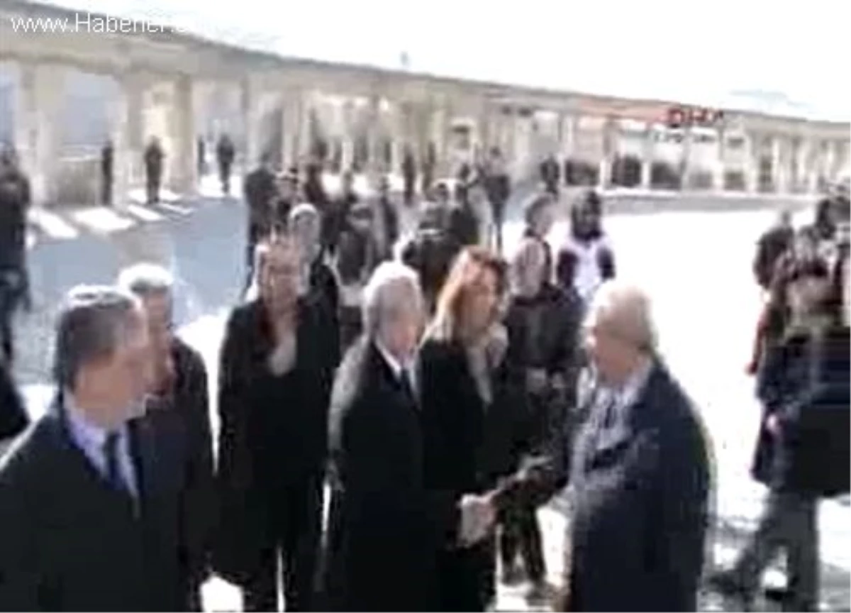 Kılıçdaroğlu, Eski Bakanlardan Mehmet Gölhan\'ın Cenaze Törenine Katıldı