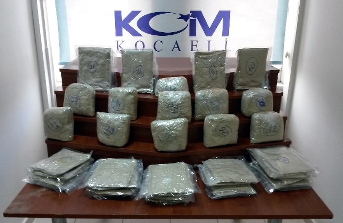 Kocaeli\'de 126 Kilo Eroin Ele Geçirildi