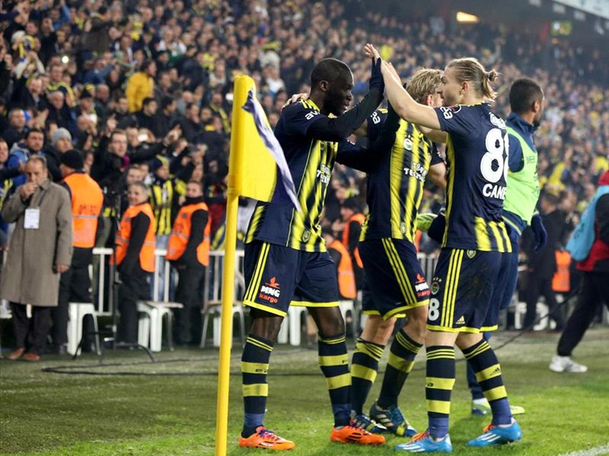 Lider Fenerbahçe Rizespor Deplasmanında