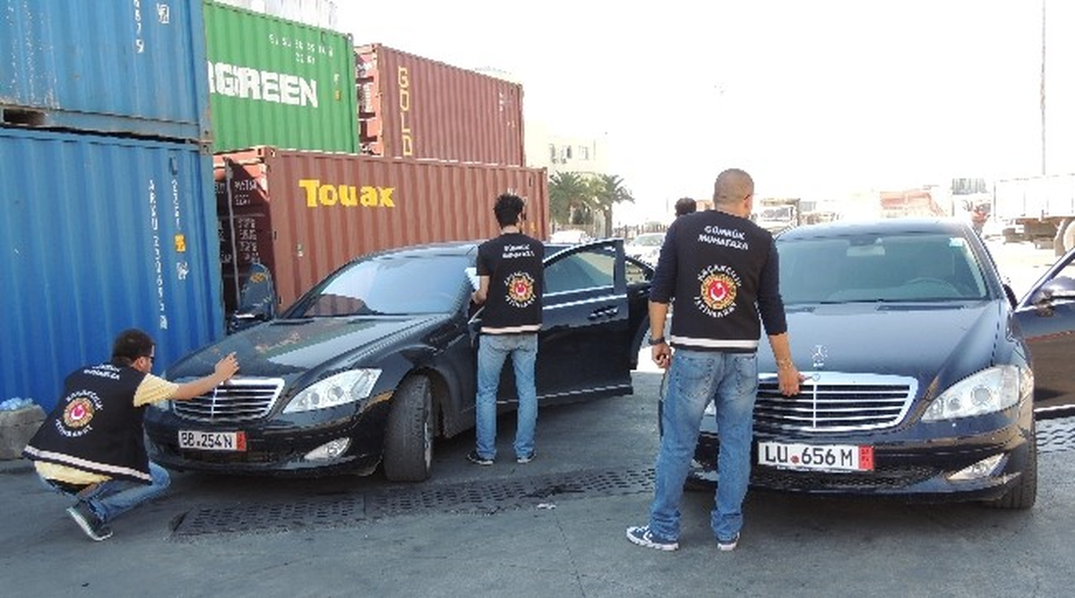 Lüks Araçları Sahte Evraklarla Miras Gösterdiler