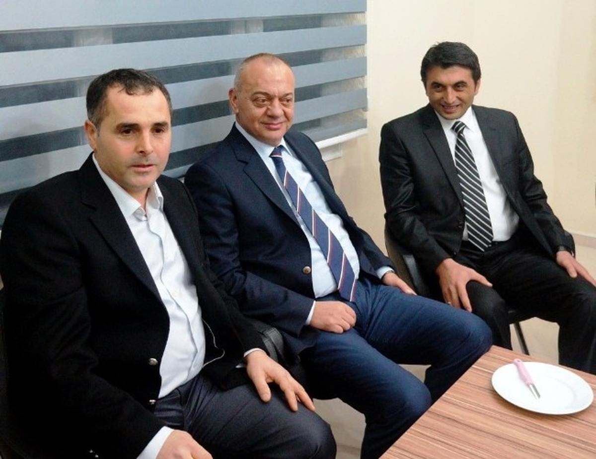 Manisa Belediye Başkanı, Sarıgöl\'de İşadamları Derneğini Ziyaret Etti