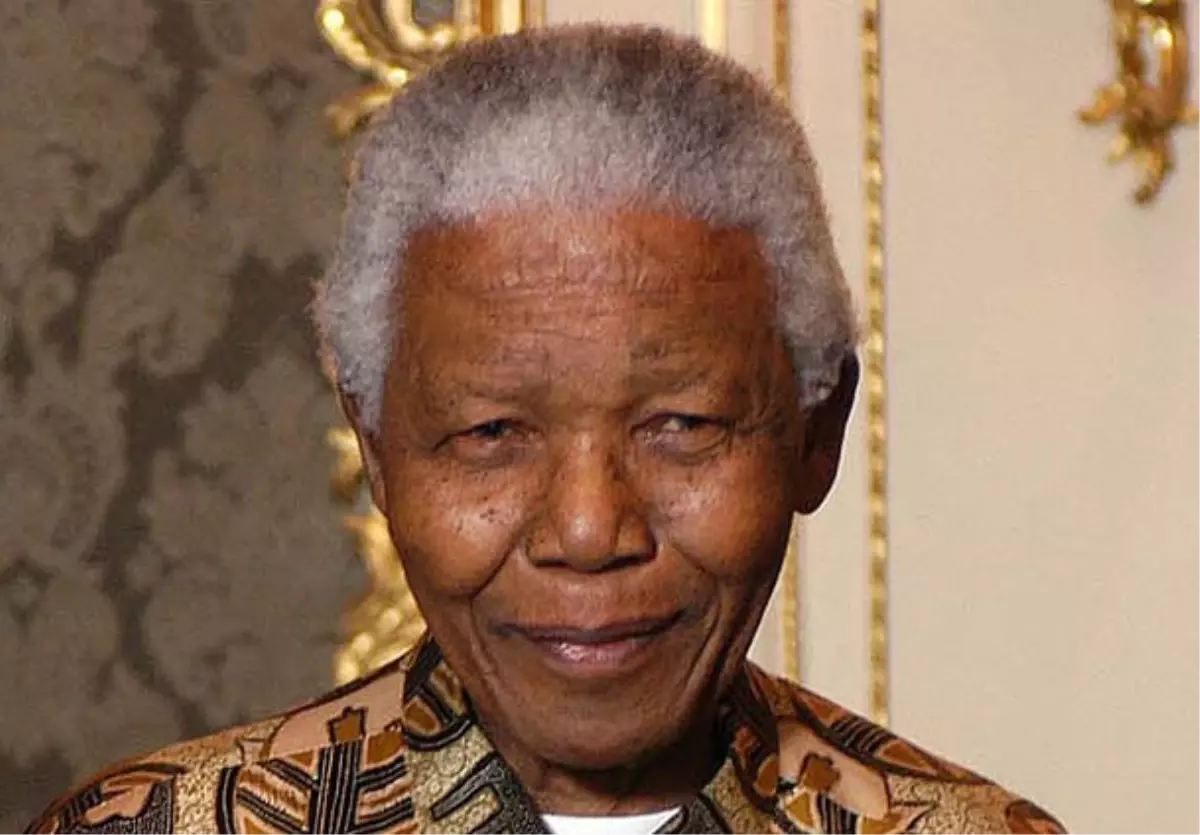 Nelson Mandela\'nın Hayatını Kaybetmesi