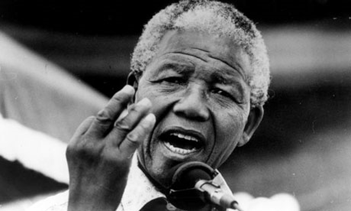 Nelson Mandela\'nın Hayatını Kaybetmesi