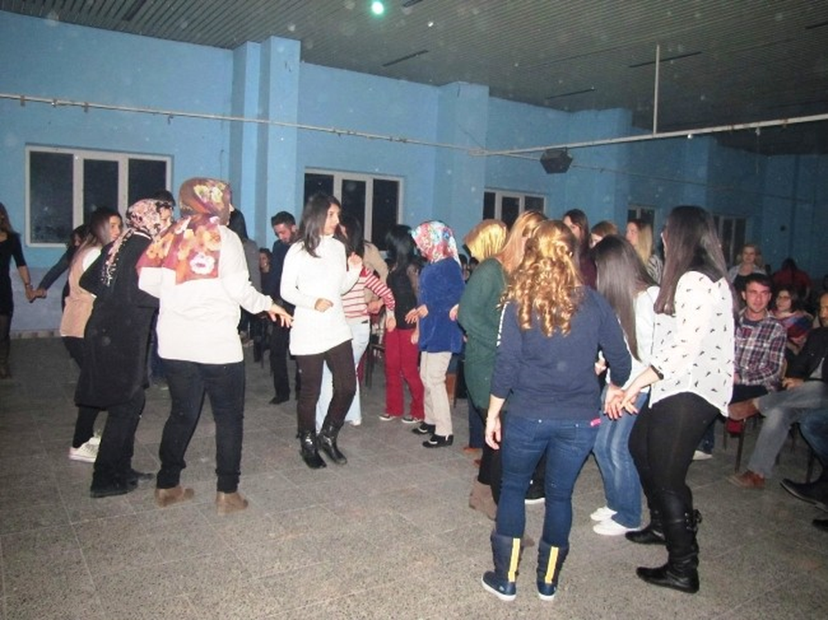 Öğrenciler Karadeniz Gecesinde Eğlendi