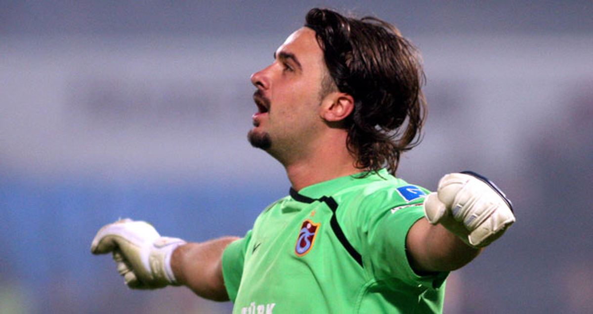 Onur Kıvrak İmzaladı