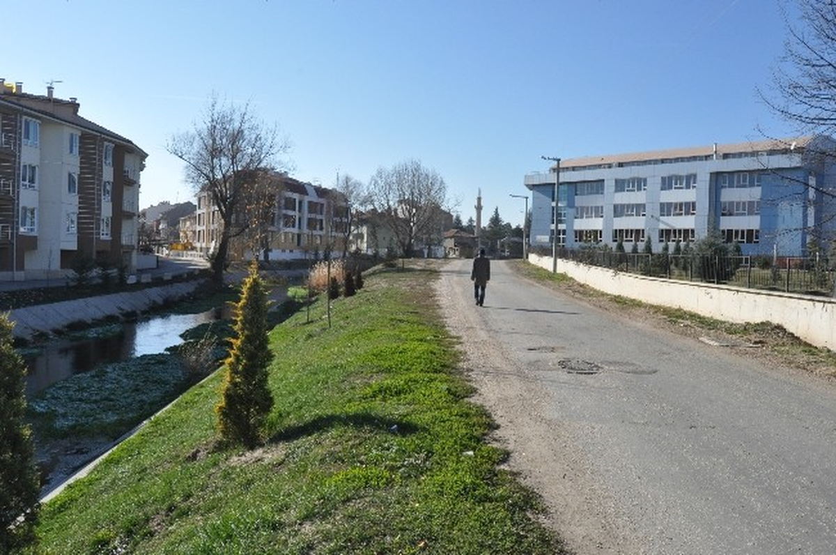 Sulama Kanalı Tehlike Saçıyor