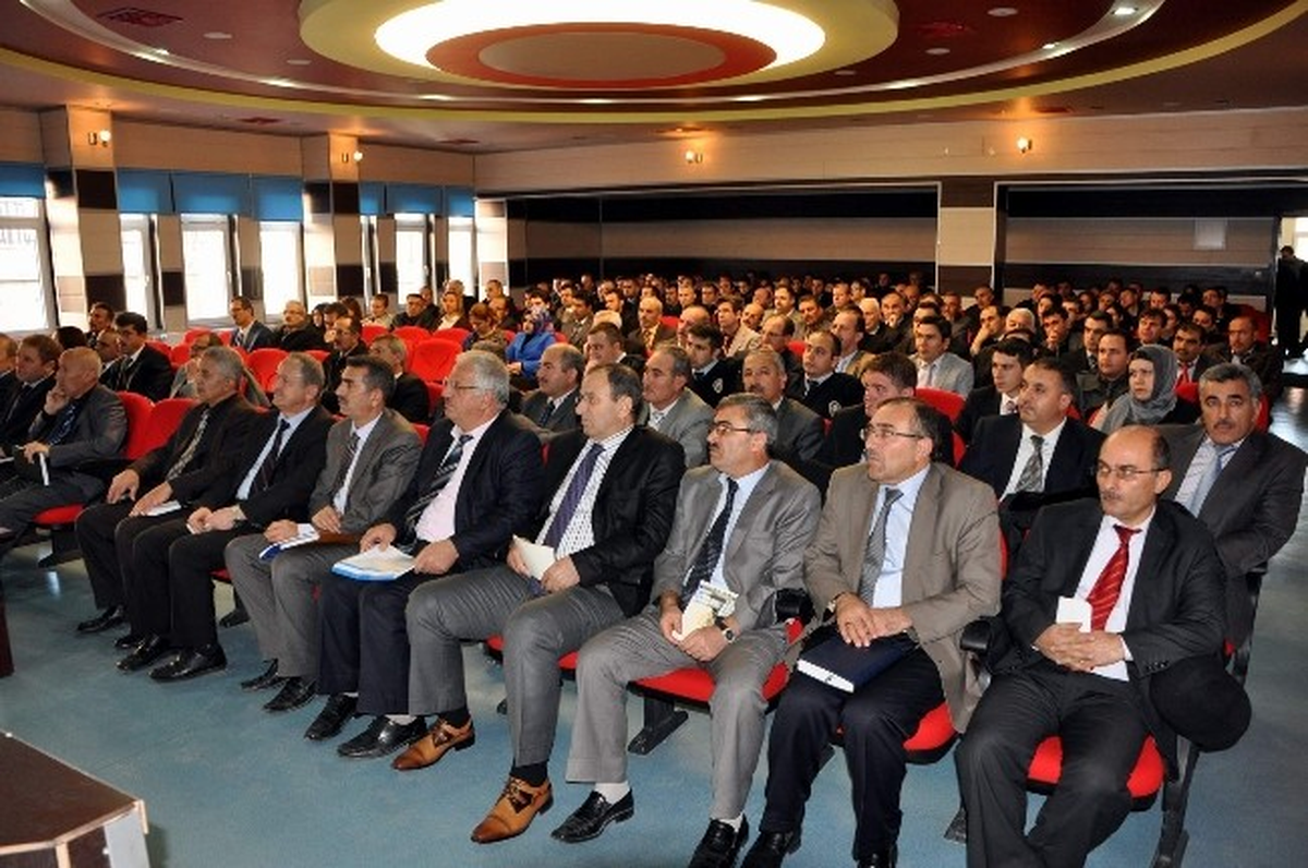 Suşehri\'nde Resmi Yazışma Kuralları Konulu Seminer Düzenlendi