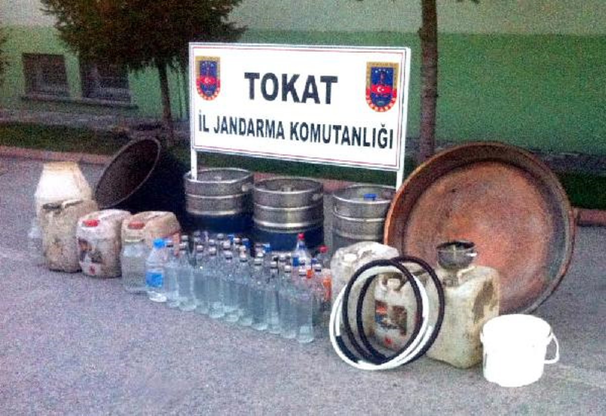 Tokat\'ta 113 Litre Kaçak Rakı Ele Geçirildi