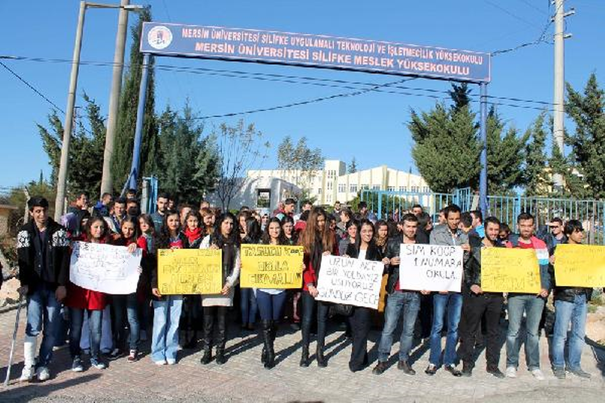 Üniversite Öğrencilerinden Ulaşım Protestosu
