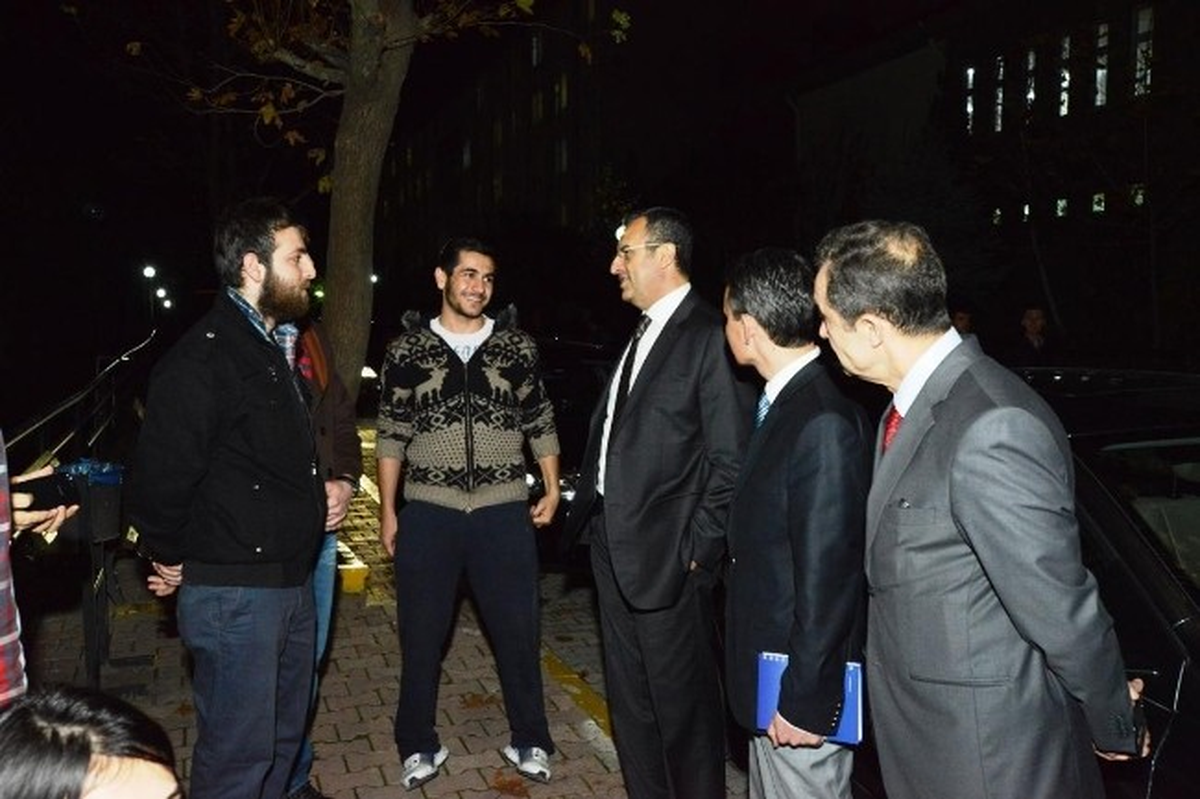 Vali Demir, Üniversite Öğrencileri ile Bir Araya Geldi