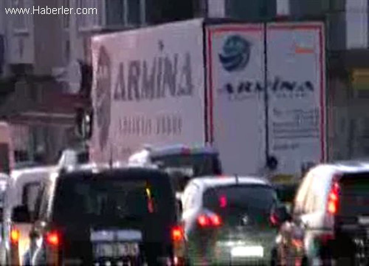 Ataşehir\'de Sahte İnterpol Polisi Yakalandı