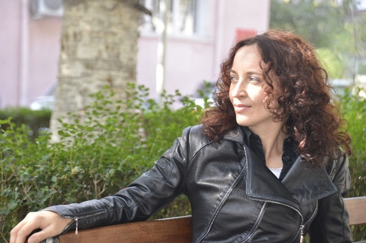 'Aynı Zamanda' Hem Doktor, Hem Yazar