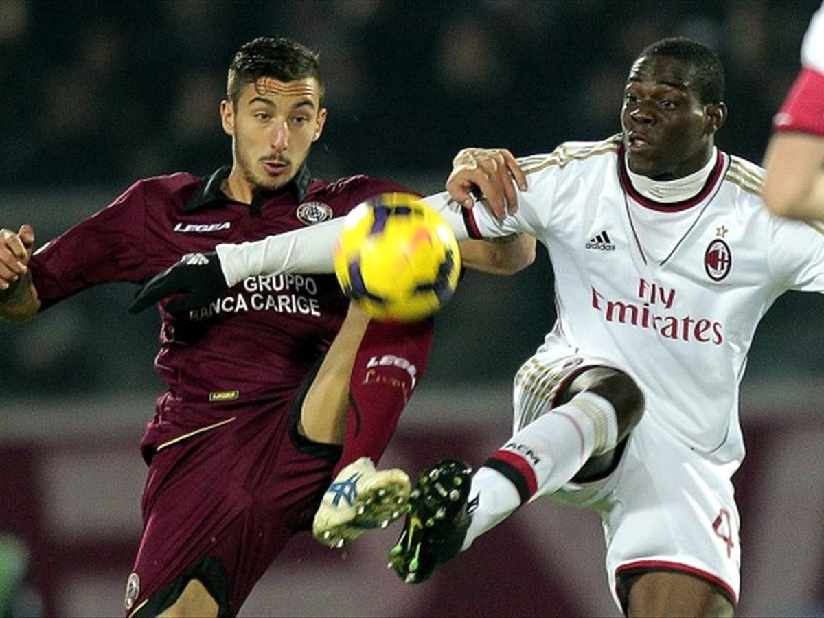 Balotelli Milan\'ı Kurtardı: 2-2