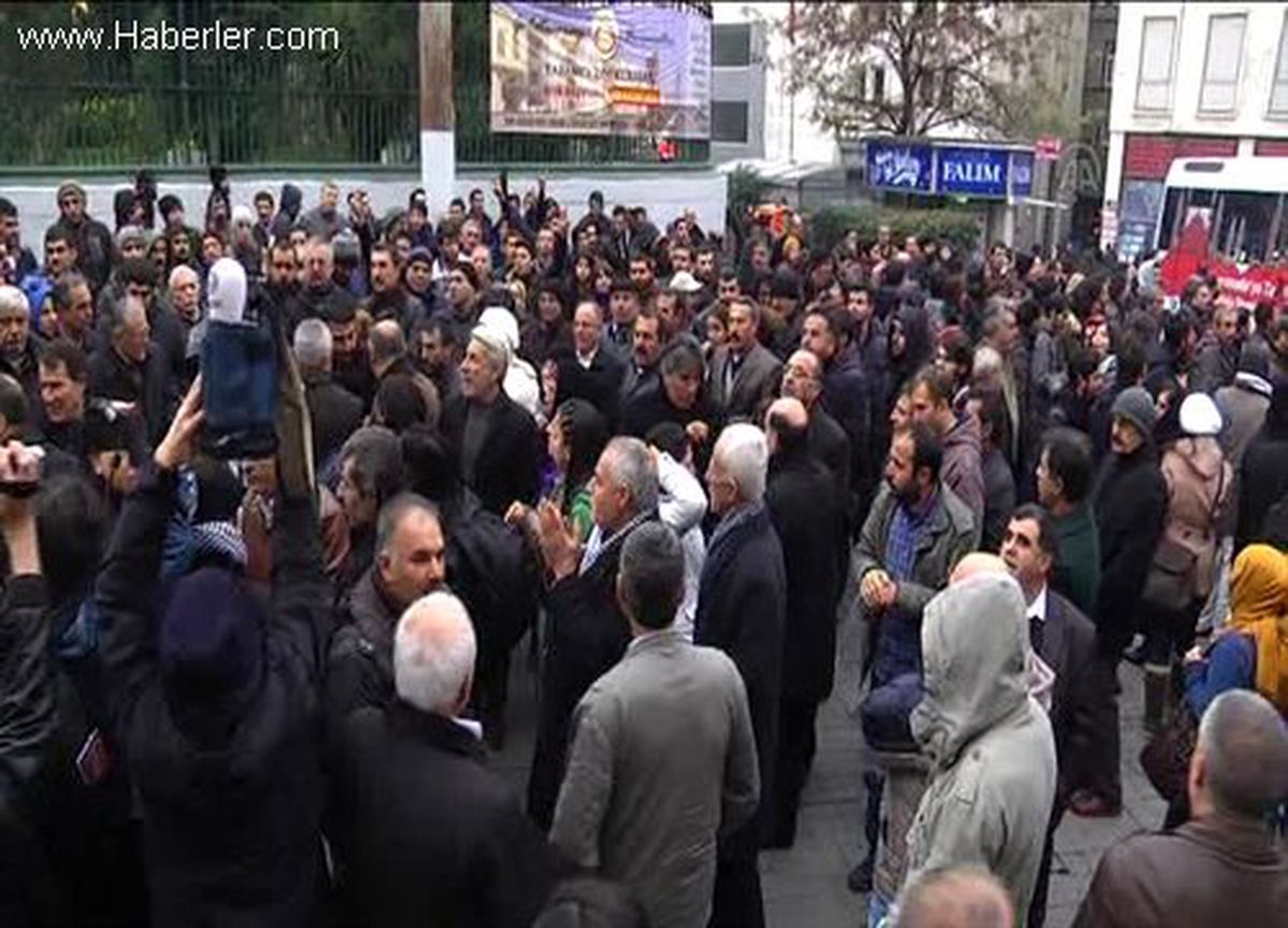 Beyoğlu\'ndaki Yüksekova Protestosuna Polis Müdahalesi