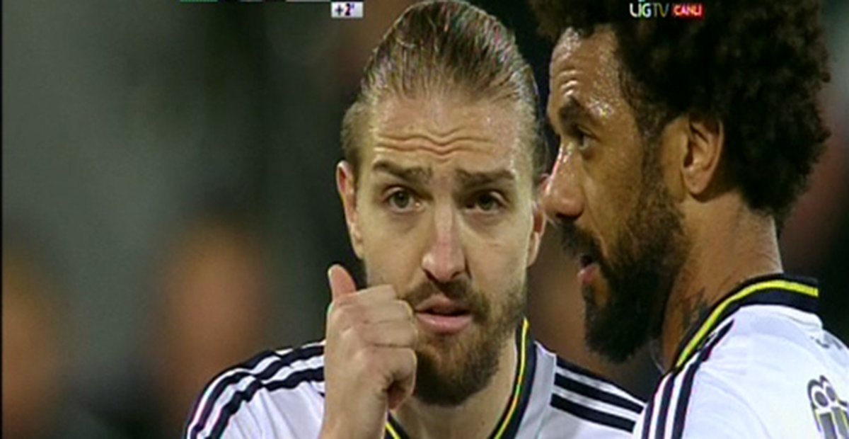 Caner, Frikikte Cristian'a Taktik Verdi