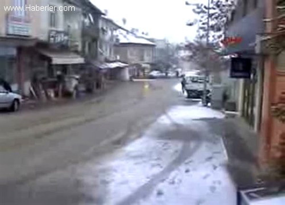 Çelikhan\'a Mevsimin İlk Karı Yağdı