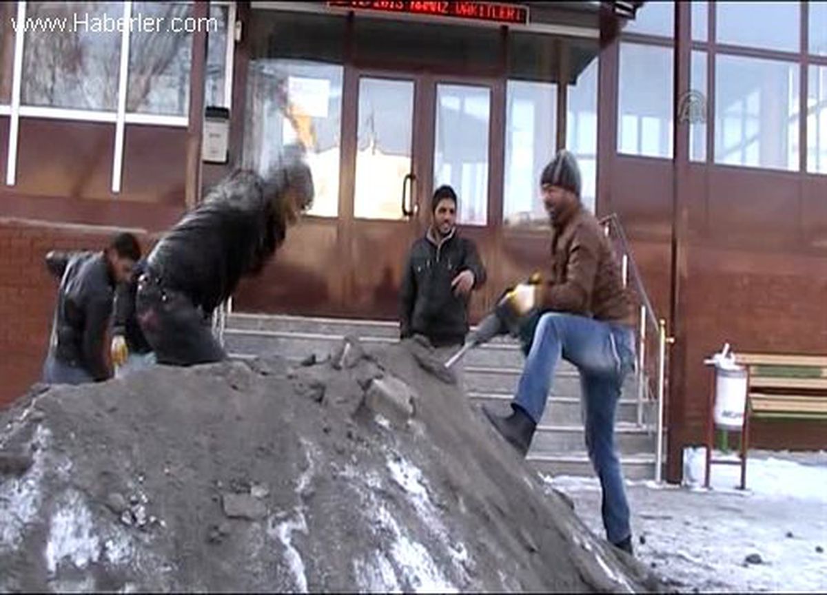 Kars\'ta Hava Sıcaklığı Gece Eksi 17\'ye Düştü